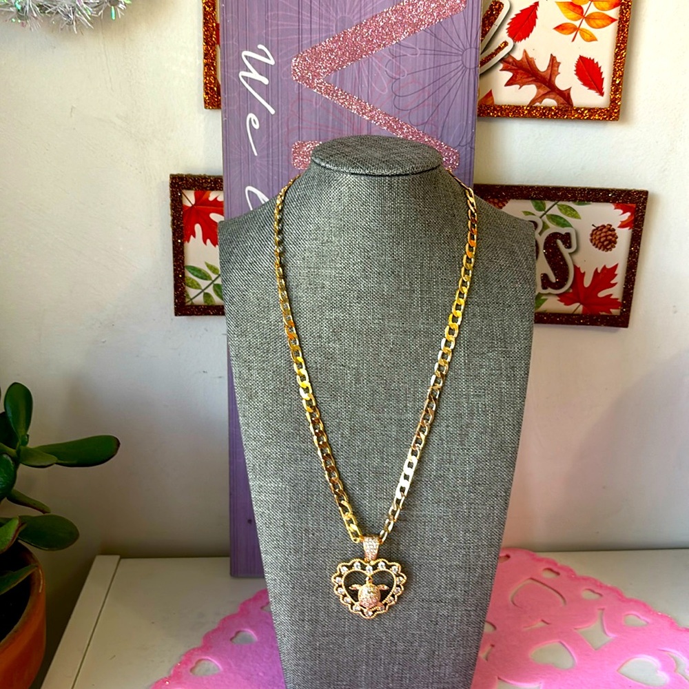 Necklace 18 k gold plated de tortuga y corazón